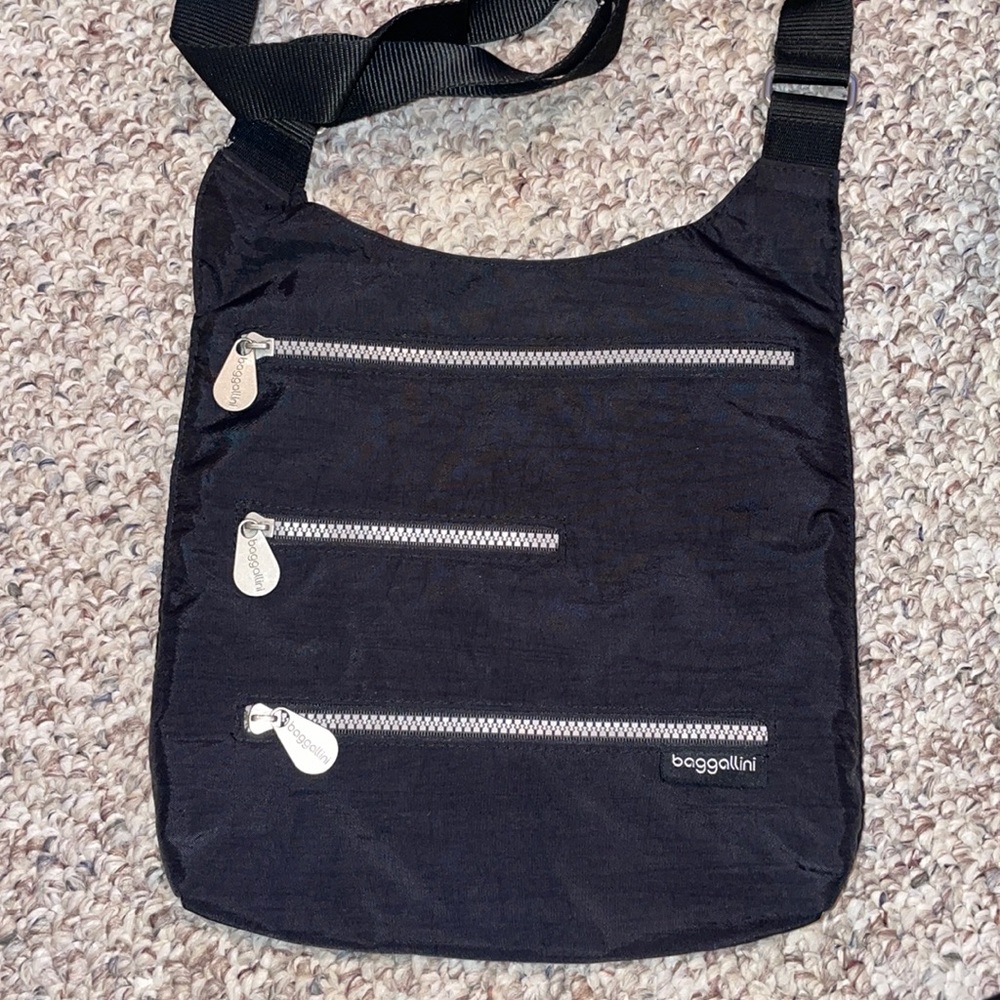 Baggallini 3 Zip Crossbody Purse